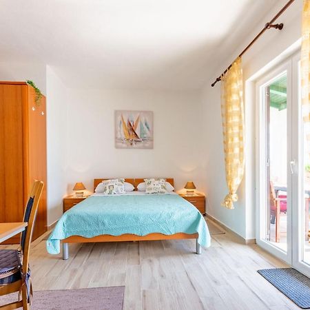 Mare-More Studio W Balcony And Beach Front And View Zadar Extérieur photo