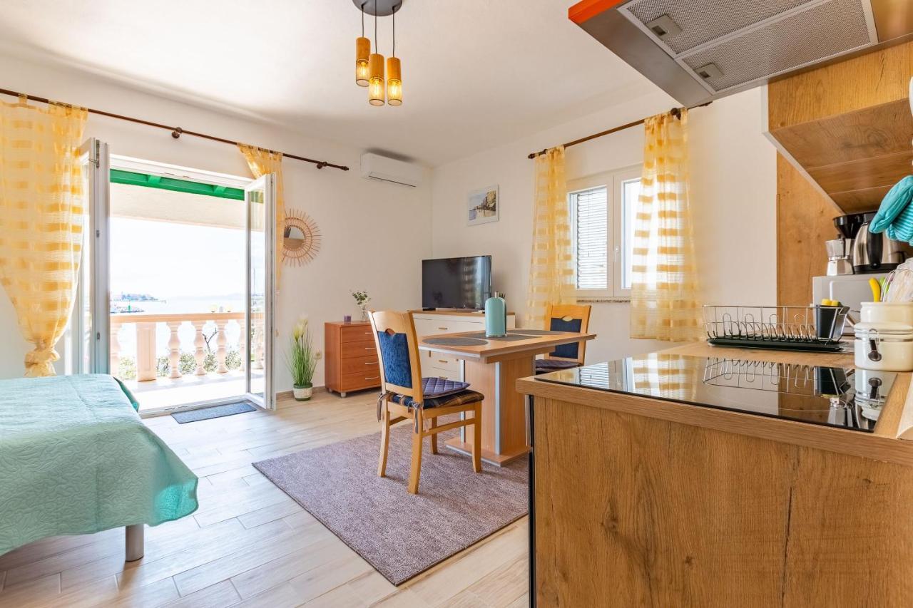Mare-More Studio W Balcony And Beach Front And View Zadar Extérieur photo