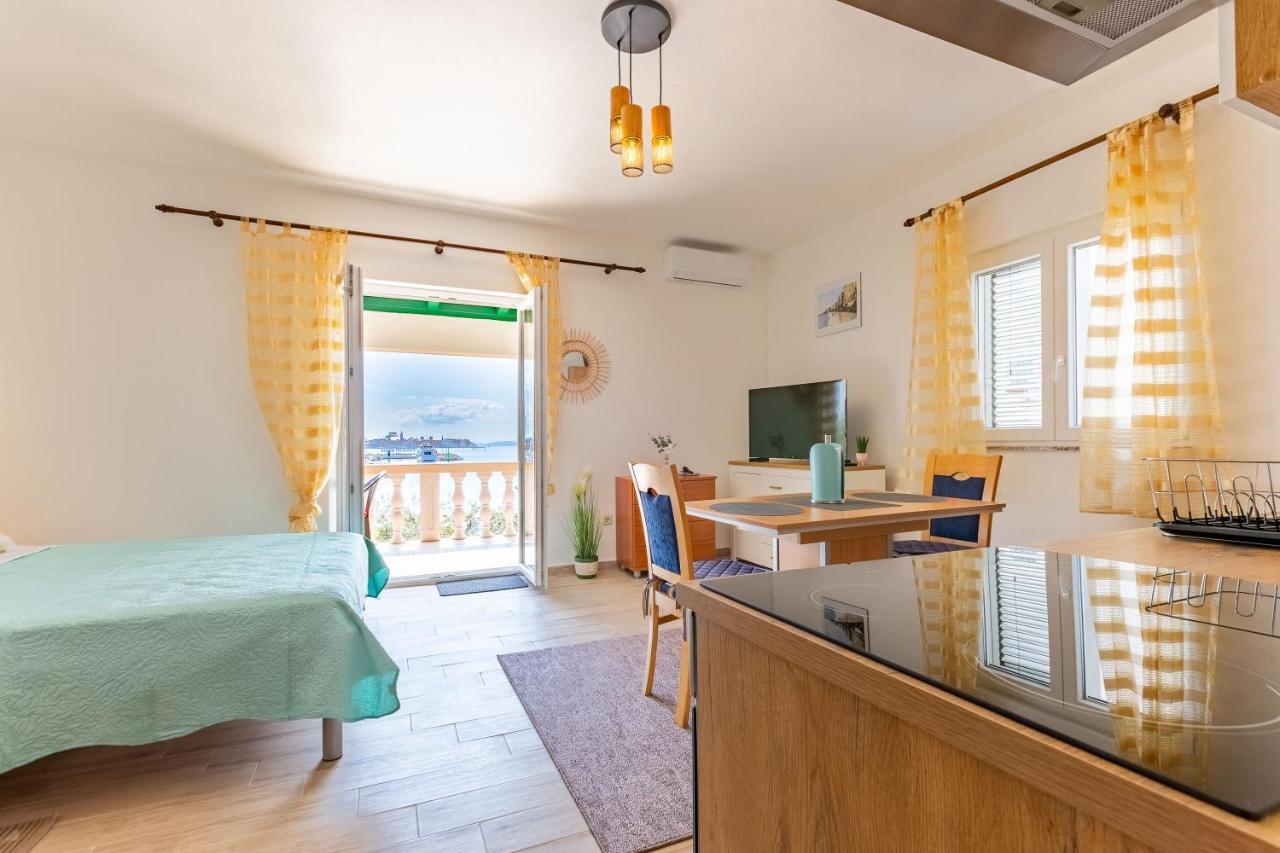 Mare-More Studio W Balcony And Beach Front And View Zadar Extérieur photo