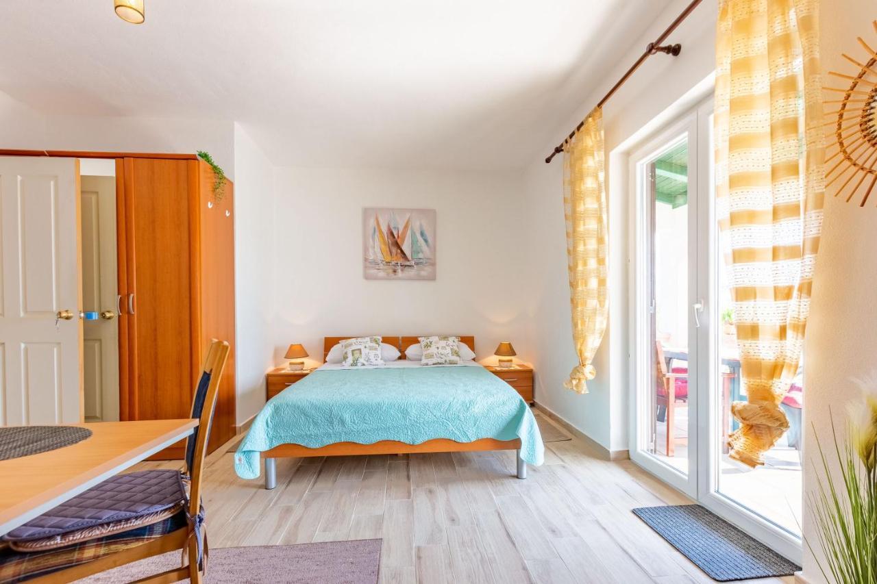 Mare-More Studio W Balcony And Beach Front And View Zadar Extérieur photo