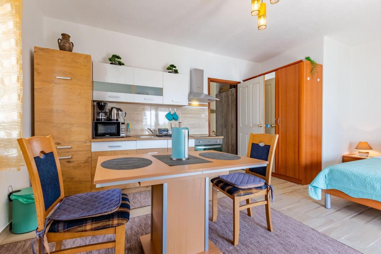 Mare-More Studio W Balcony And Beach Front And View Zadar Extérieur photo